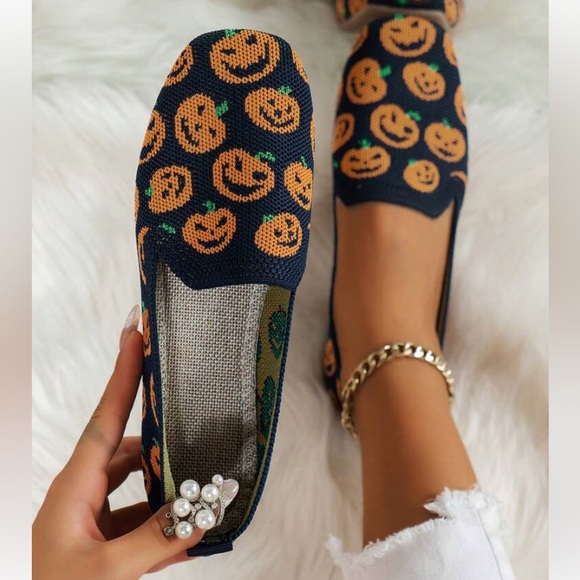 SHEIN Shoes - Pumpkin flats